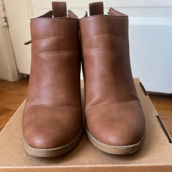 DV Target Ankle Boots - Picture 4 of 7